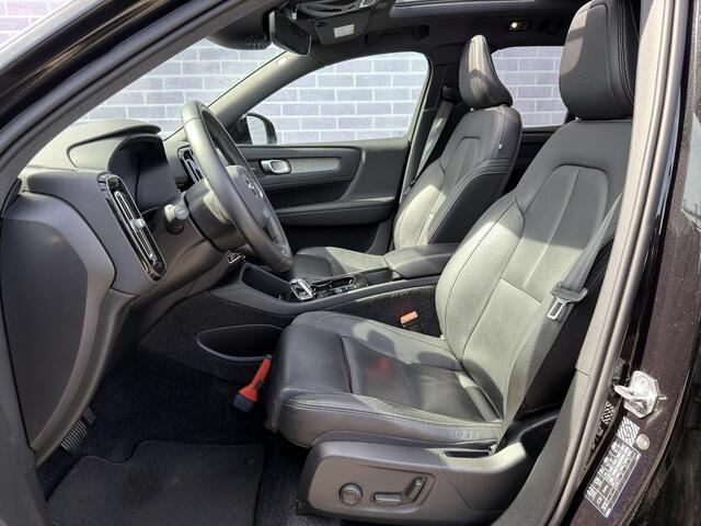 Volvo XC40 Plug-in Hybrid T5 Inscription | Panoramadak | Harman Kardon audio | Lederen bekleding | 21" velgen | Elektrische stoelverstelling | Stoelverwarming voor + achter | Keyless | Actieve LED koplampen | Getint glas | Stuurverwarming |