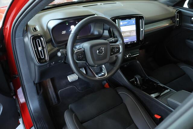 Volvo XC40 Recharge Plus | Dealeronderhouden | Google Infotainment | 4-Seizoenenbanden | Parkeercamera | Parkeersensoren voor + achter | Comfortstoelen | 95% SOH