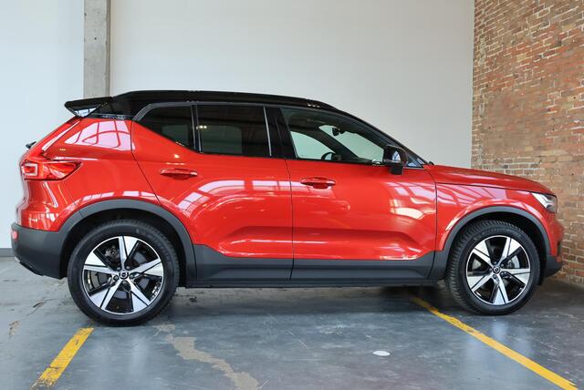 Volvo XC40 Recharge Plus | Dealeronderhouden | Google Infotainment | 4-Seizoenenbanden | Parkeercamera | Parkeersensoren voor + achter | Comfortstoelen | 95% SOH