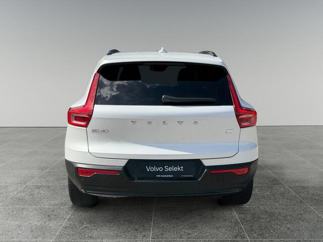 Volvo XC40 1.5 T4 Plug-in hybrid Plus Dark l Trekhaak l Full LED l All-Season