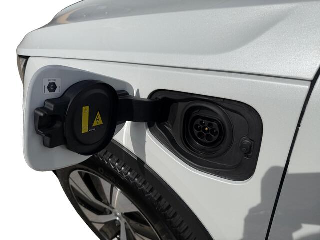 Volvo XC40 1.5 T4 Plug-in hybrid Plus Dark l Trekhaak l Full LED l All-Season