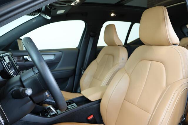 Volvo XC40 T5 Recharge Inscription | Panoramadak | Semi-Electrische Wegklapbare Trekhaak | Harman Kardon Premium Audio | 360° Parkeercamera | Parkeersensoren voor + achter | Stoelverwarming | Lederen Bekleding | Adaptive Cruise Control