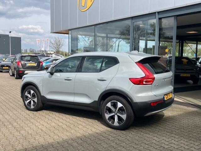 Volvo XC40 2.0 B3 Essential Edition - camera - navi - apple/andr - 19 LM - stoel/stuurverw.