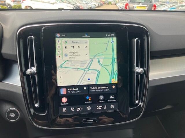 Volvo XC40 2.0 B3 Essential Edition - camera - navi - apple/andr - 19 LM - stoel/stuurverw.