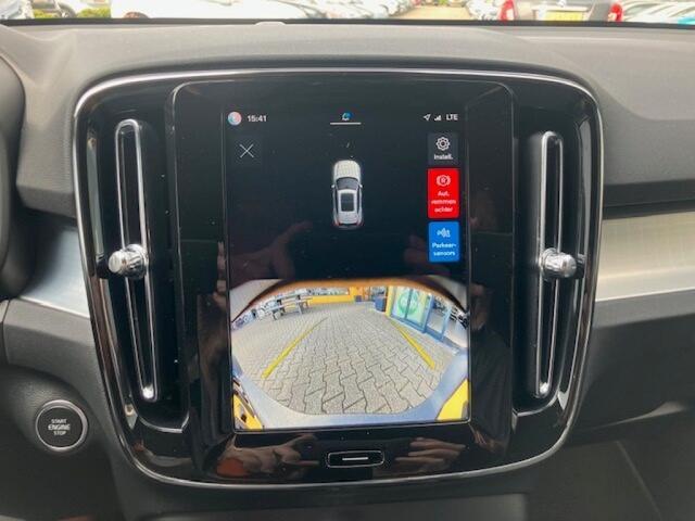 Volvo XC40 2.0 B3 Essential Edition - camera - navi - apple/andr - 19 LM - stoel/stuurverw.