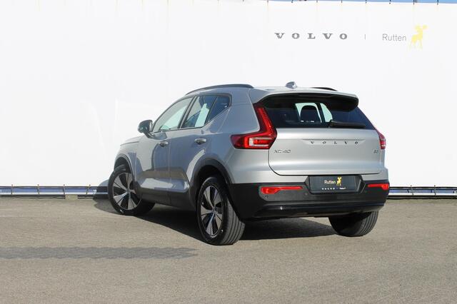 Volvo XC40 B3 177pk Automaat Plus Dark Google infotainment / Elektrisch verstelbare voorstoelen met geheugen voor de bestuurdersstoel / Stoel en stuurwielverwarming/ Harman Kardon Audio