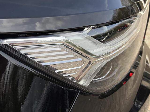 Volvo XC40 Recharge P8 AWD R-Design / Automaat / NL-Auto / Dealer-Onderhouden / Open-Panodak / Pilot-Assist / Warmtepomp / Standkachel / Stuur- en Stoelverwarming / Elektr.-Wegklapbare Trekhaak / LED / Keyless / Dodehoek-Detectie / Elektr.-Achterklep / Apple-Carplay