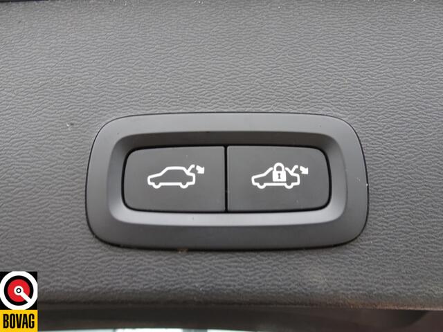 Volvo XC40 Recharge P8 AWD R-Design