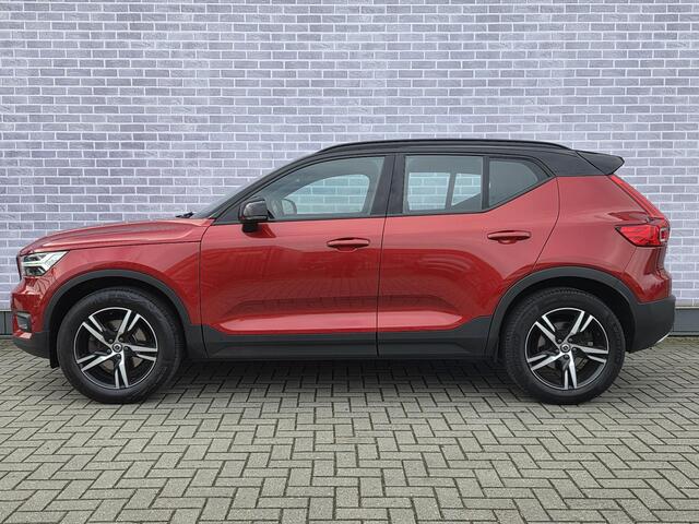 Volvo XC40 T4 R-Design Aut | Cruise Control | Trekhaak 1800 kg | Half Lederen Bekleding | Navigatie | Parkeersensoren V + A | Parkeercamera | Climate control |