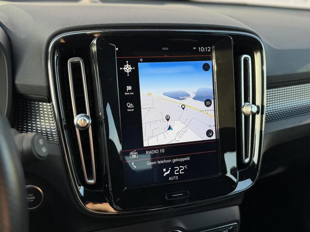 Volvo XC40 T4 R-Design Aut | Cruise Control | Trekhaak 1800 kg | Half Lederen Bekleding | Navigatie | Parkeersensoren V + A | Parkeercamera | Climate control |