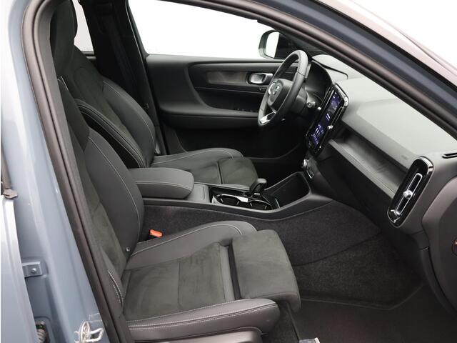 Volvo XC40 Recharge 231PK Ultimate 70 kWh / Panoramisch Dak / Adaptive Pixel Led / Elekt. Verstelb. Stoelen / Harman Kardon / Verwarmbare Voorstoelen + Stuurwiel / 360gr Camera