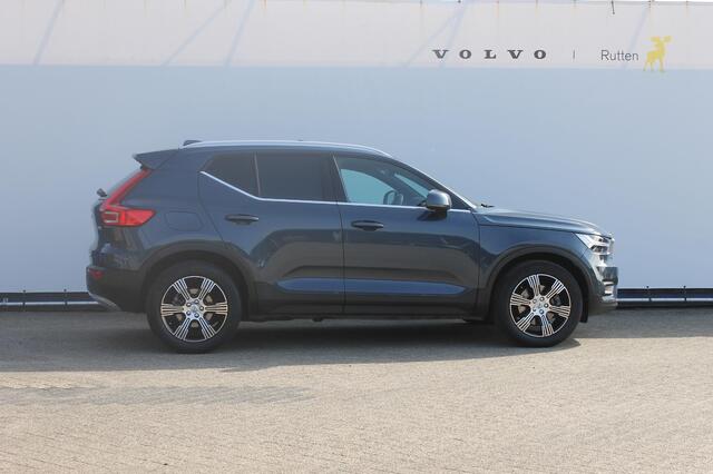 Volvo XC40 B4 211PK Automaat Inscription Panoramisch schuif-kanteldak / Semi elektrisch wegklapbare trekhaak / Adaptieve cruise control / Lederen bekleding / Harman Kardon Audio
