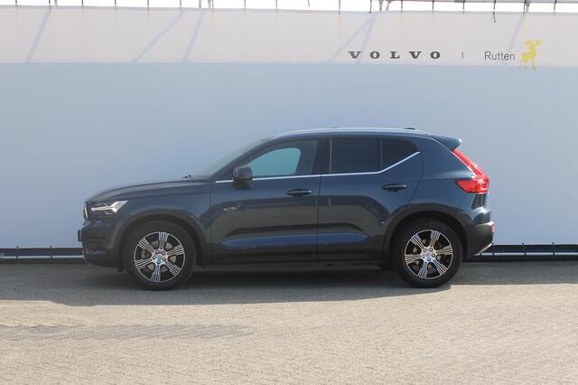 Volvo XC40 B4 211PK Automaat Inscription Panoramisch schuif-kanteldak / Semi elektrisch wegklapbare trekhaak / Adaptieve cruise control / Lederen bekleding / Harman Kardon Audio