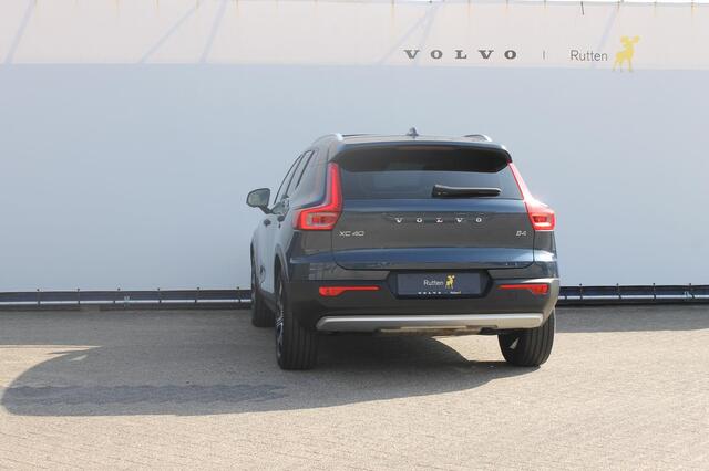 Volvo XC40 B4 211PK Automaat Inscription Panoramisch schuif-kanteldak / Semi elektrisch wegklapbare trekhaak / Adaptieve cruise control / Lederen bekleding / Harman Kardon Audio