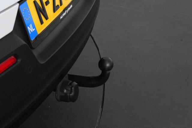 Volvo XC40 1.5 T3 R-Design > Trekhaak/H&K/Zwart dak/Winterpakket pro...