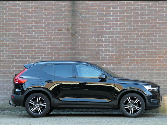 Volvo XC40 1.5 T3 AUT R-Design 12MND garantie / Trekhaak / Camera / DAB+