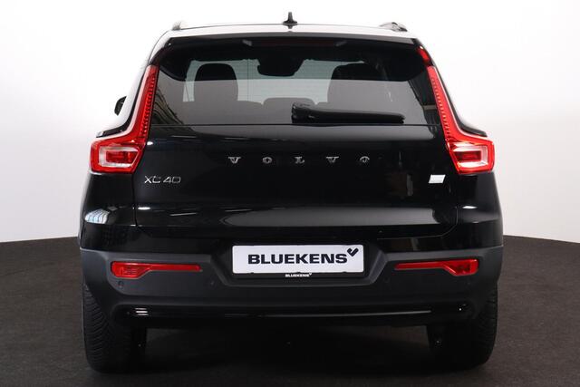 Volvo XC40 T5 Recharge R-Design - Panorama/schuifdak - IntelliSafe Assist - 360º Camera - Harman/Kardon audio - Verwarmde voorstoelen & stuur - Parkeersensoren voor & achter - Elektr. bedienb. voorstoelen met geheugen links - Draadloze tel. lader - Extra getint glas