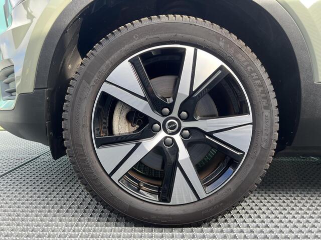 Volvo XC40 Recharge Core Parkeer camera, Verwarmde stoelen + Stuur, 42.000KM, Parkeer verwarming met Timer, Semi Electrische trekhaak, Apple Car Play - Android auto, Sage Green metallic 1e eigenaar