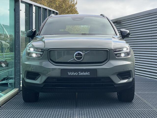 Volvo XC40 Recharge Core Parkeer camera, Verwarmde stoelen + Stuur, 42.000KM, Parkeer verwarming met Timer, Semi Electrische trekhaak, Apple Car Play - Android auto, Sage Green metallic 1e eigenaar