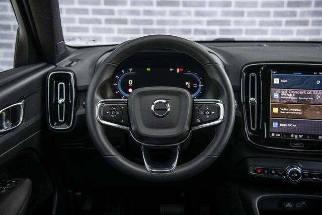 Volvo XC40 Recharge Core 70 kWh | Cruise Control | Parkeercamera | Navigatie | Stoel-/Stuurverwarming | Warmtepomp | Uitschuifbare Beensteunen |