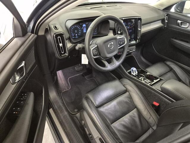 Volvo XC40 2.0 B3 Inscription | Trekhaak | Power seats | Adaptieve cruise | Parkeercamera | Leder | Stoel/stuur verwarming | Memory | BLIS | Volvo on call |