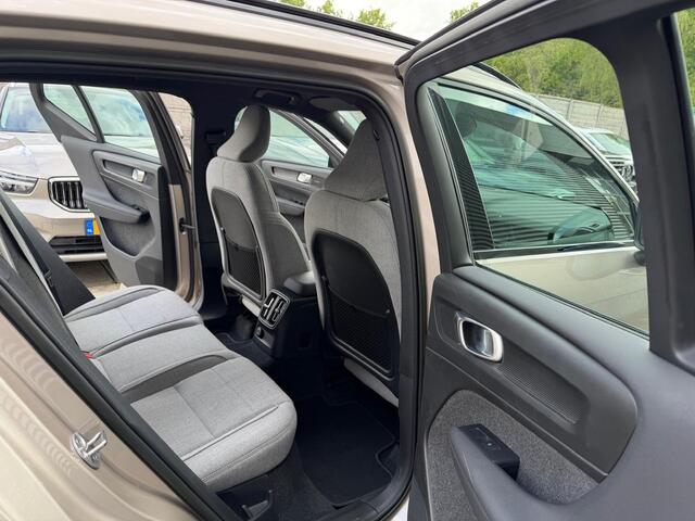 Volvo XC40 T4 Plug-in Hybrid Plus Dark Parkeercamera Stoelverwarming 211pk