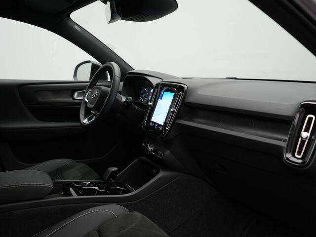 Volvo XC40 T5 Ultimate Dark PHEV 262pk Dealer O.H. | Trekhaak Af Fabriek | Panodak | Camera | Harman / Kardon | Alcantara Sportstoelen Memory & Verwarmd | Apple Carplay | Navigatie | Stuur Verwarmd | Keyless | DAB | Virtual | 19"L.M |
