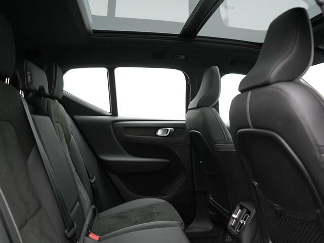 Volvo XC40 T5 Ultimate Dark PHEV 262pk Dealer O.H. | Trekhaak Af Fabriek | Panodak | Camera | Harman / Kardon | Alcantara Sportstoelen Memory & Verwarmd | Apple Carplay | Navigatie | Stuur Verwarmd | Keyless | DAB | Virtual | 19"L.M |