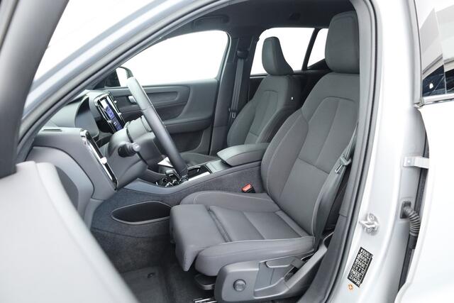 Volvo XC40 Recharge Twin Plus 78 kWh | Rijklaar! | 94.6% SOH | Dig. Cockpit | Bliss | Camera+PDC | Stuur-stoelverw. | Adapt. Cruise | Elek. Klep | Nav+App.Connect | LED | 20'' V