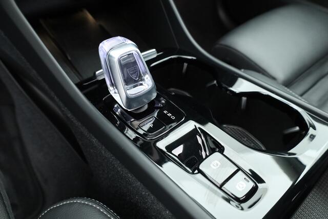 Volvo XC40 1.5 T5 Plug-in hybrid Ultimate Dark | SOH 95.9% | Pano | Leder | Adapt. Cruise | 360cam | Keyless | Stoel- Stuurverw. | Harman Kardon x