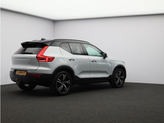 Volvo XC40 1.5 T5 Recharge R-Design / Trekhaak / Panoramadak / Harman Kardon / 360 Camera / Lederen Bekleding / Elektrische Stoelen / Getint Glas /