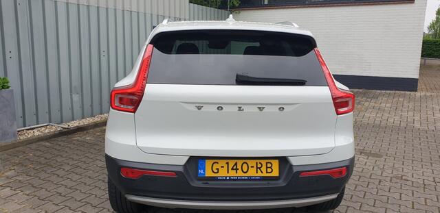 Volvo XC40 1.5 T3 MOMENTUM PRO Panorama dak