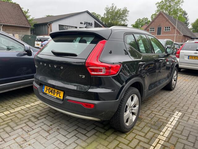 Volvo XC40 1.5 T3 MOMENTUM PRO **LEES TEKST**