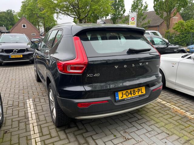 Volvo XC40 1.5 T3 MOMENTUM PRO **LEES TEKST**