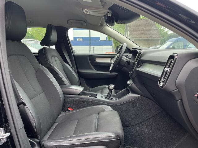 Volvo XC40 1.5 T3 MOMENTUM PRO **LEES TEKST**
