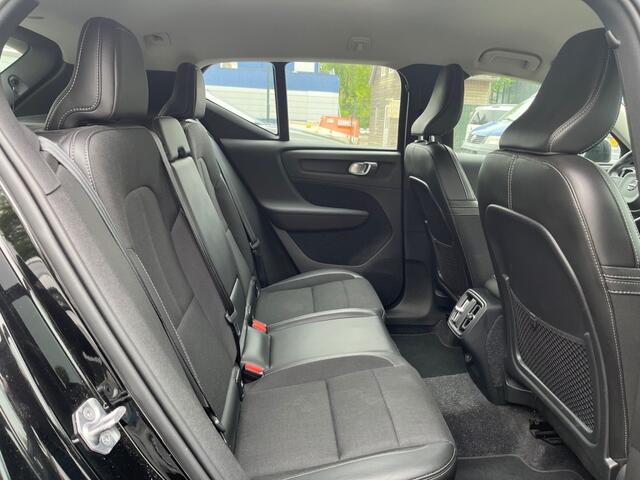 Volvo XC40 1.5 T3 MOMENTUM PRO **LEES TEKST**