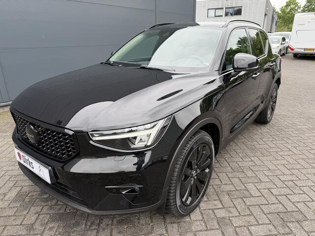Volvo XC40 1.5 T4 Plug-in hybrid Ultimate Dark (Elektrisch Schuifdak - Trekhaak - Harman/Kardon - Leder incl verwarming/geheugen - Elektrische Klep - 19"Zwart - Adaptieve Cruise Controle)