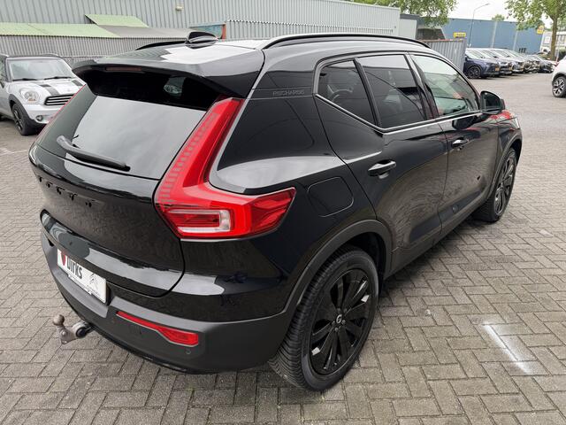 Volvo XC40 1.5 T4 Plug-in hybrid Ultimate Dark (Elektrisch Schuifdak - Trekhaak - Harman/Kardon - Leder incl verwarming/geheugen - Elektrische Klep - 19"Zwart - Adaptieve Cruise Controle)
