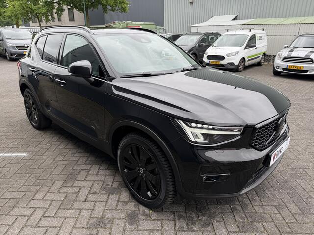 Volvo XC40 1.5 T4 Plug-in hybrid Ultimate Dark (Elektrisch Schuifdak - Trekhaak - Harman/Kardon - Leder incl verwarming/geheugen - Elektrische Klep - 19"Zwart - Adaptieve Cruise Controle)