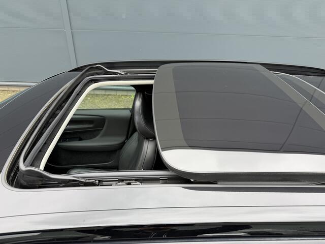 Volvo XC40 1.5 T4 Plug-in hybrid Ultimate Dark (Elektrisch Schuifdak - Trekhaak - Harman/Kardon - Leder incl verwarming/geheugen - Elektrische Klep - 19"Zwart - Adaptieve Cruise Controle)