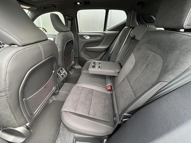 Volvo XC40 2.0 B4 Plus Black Edition Europa / Panorama dak / Nubuck bekleding / Extra getint glas