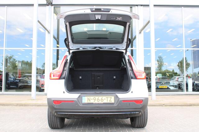 Volvo XC40 Recharge P8 408PK AWD R-Design | Adapt. Cruise | BLIS | Keyless Entry | El. Trekhaak | PDC Achter | El. Achterklep | Nubuck bekleding |