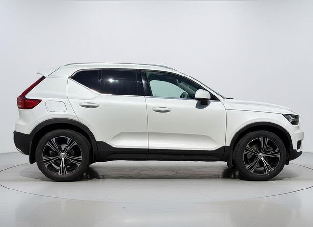 Volvo XC40 1.5 T4 Recharge Inscription LEER - STOELVERWARMING - CRUISE - CAMERA