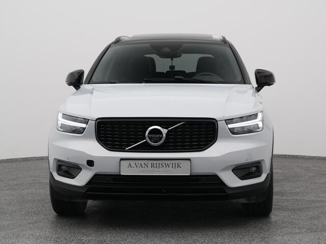 Volvo XC40 1.5 T3 R-Design | PANO | 360° | H&K | KEYLESS | STOEL- EN STUURVERW.