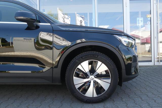 Volvo XC40 1.5 T4 Plug-in hybrid Essential Bright FACELIFT, WINTER PACK, CRUISE, CLIMA, NAVI, CAMERA, PDC V&A, APPLE CARPLAY/ANDROID AUTO, STANDKACHEL, 17.697KM