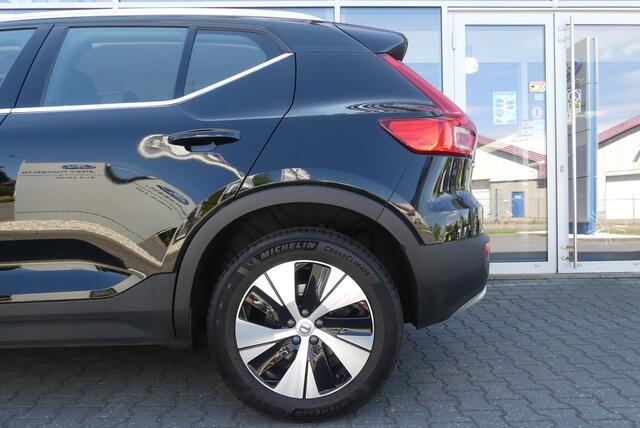 Volvo XC40 1.5 T4 Plug-in hybrid Essential Bright FACELIFT, WINTER PACK, CRUISE, CLIMA, NAVI, CAMERA, PDC V&A, APPLE CARPLAY/ANDROID AUTO, STANDKACHEL, 17.697KM