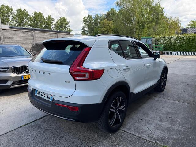 Volvo XC40 Aut. B3 Plus Dark Stoelverwarming Parkeercamera HarmanKardon 163pk