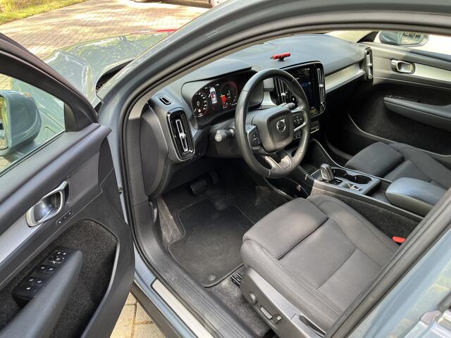 Volvo XC40 1.5 T4 Recharge R-Design Expression | AUTOMAAT | ACC | CAM | CARPLAY | CLIMA | KEYLESS | NAVI | LKA | PANO | PDC V&A | STUUR/STOELVERW.
