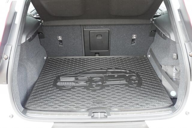 Volvo XC40 2.0 T4 AWD R-disign / INCL. 12 mnd BOVAG / Schuif-kantel dak