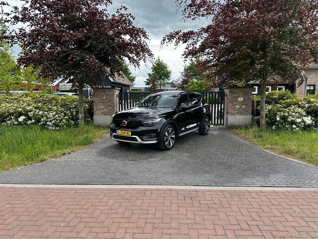 Volvo XC40 Recharge P8 AWD R-Design | Panoramadak | Camera | Warmtepomp | NL-Auto |